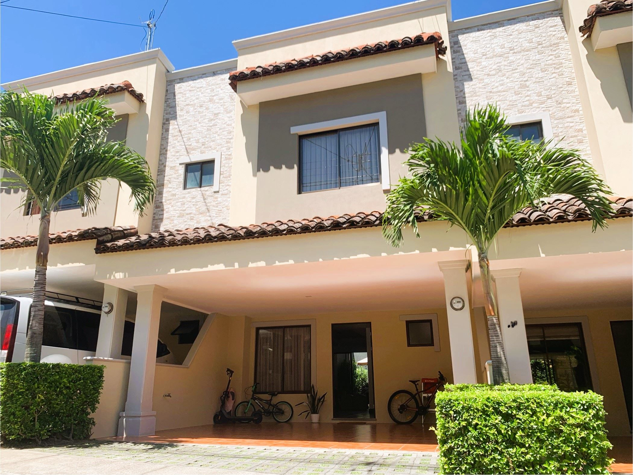 For sell Casa remodelada. Santa Ana Hills